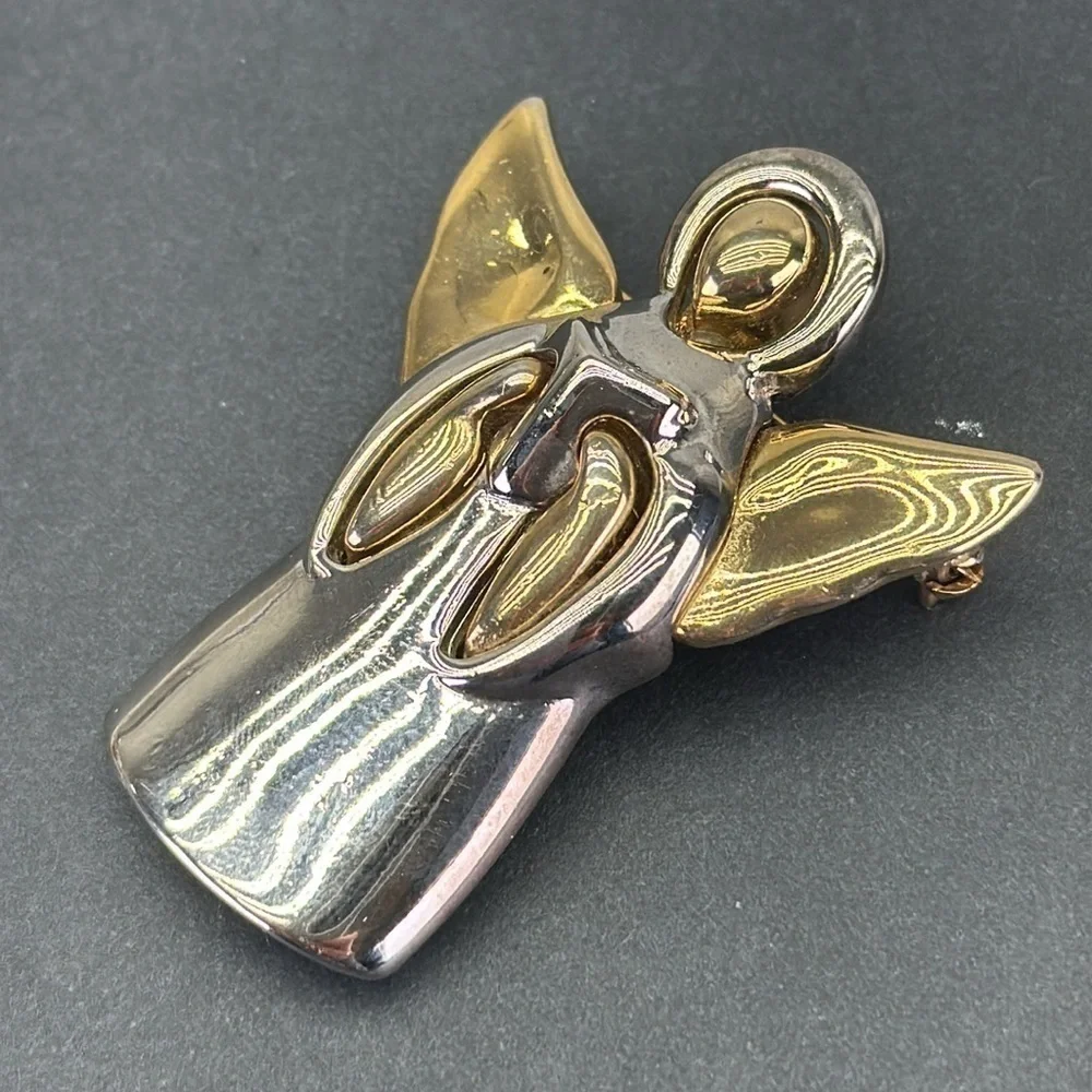 Vintage Liz Claiborne Angel Pin